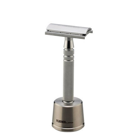 feather-double-edge-razor-with-stand-f1-25-902a